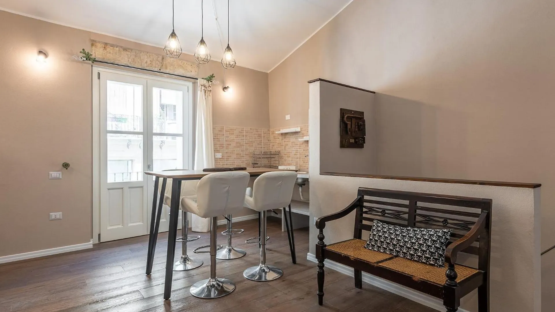 Estay Garibaldi Cagliari Italy